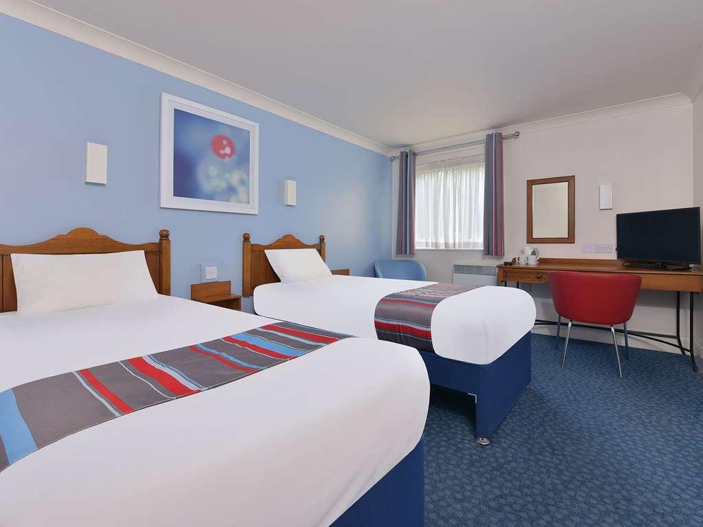 Travelodge Walton On Thames Phòng bức ảnh