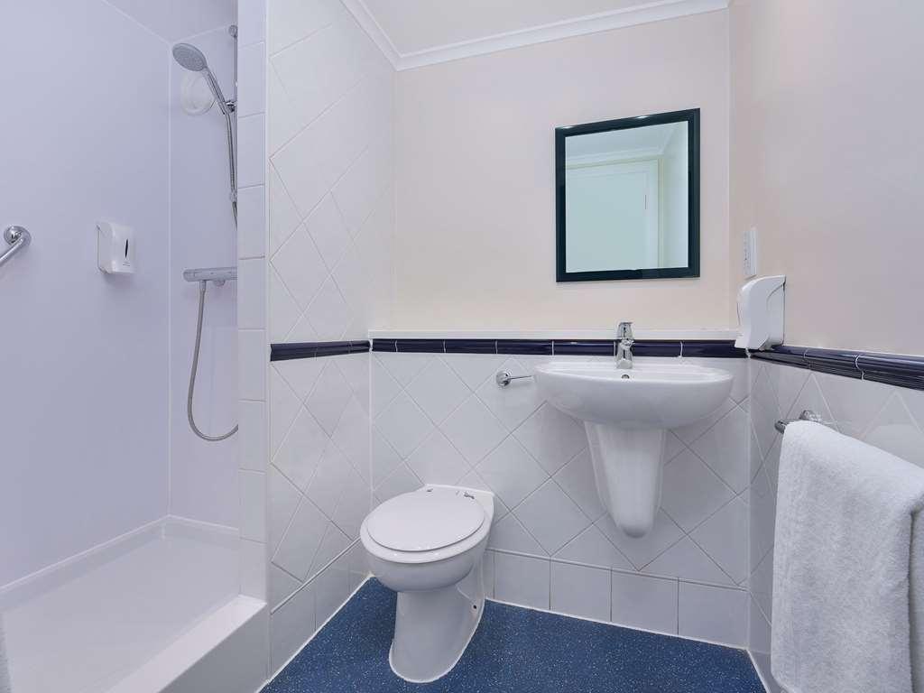 Travelodge Walton On Thames Phòng bức ảnh