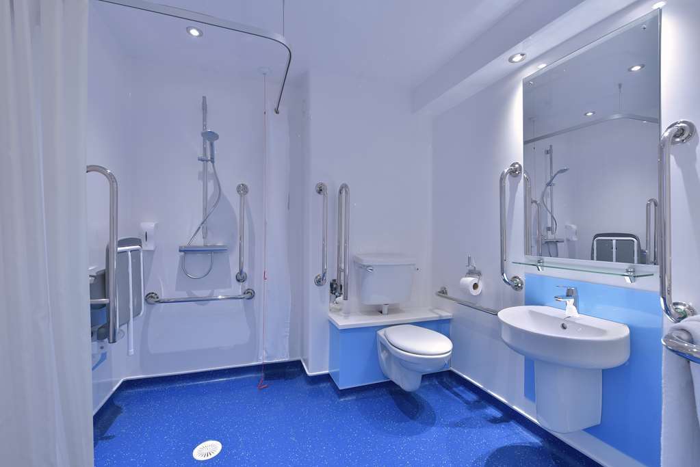 Travelodge Walton On Thames Phòng bức ảnh